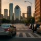 Peatón apareció de repente en Houston: visibilidad entre vehículos estacionados